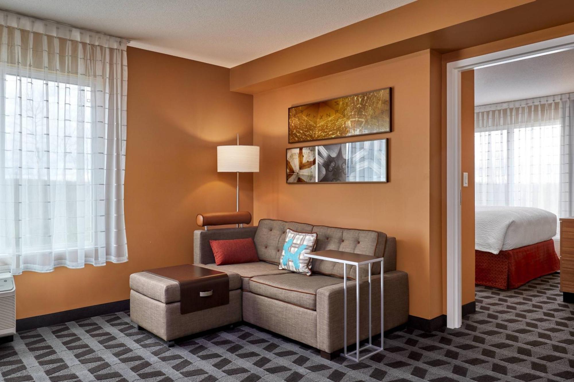 Towneplace Suites By Marriott Fort Mcmurray Exteriör bild
