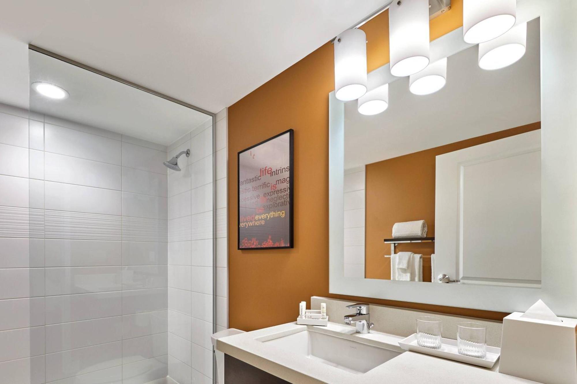 Towneplace Suites By Marriott Fort Mcmurray Exteriör bild