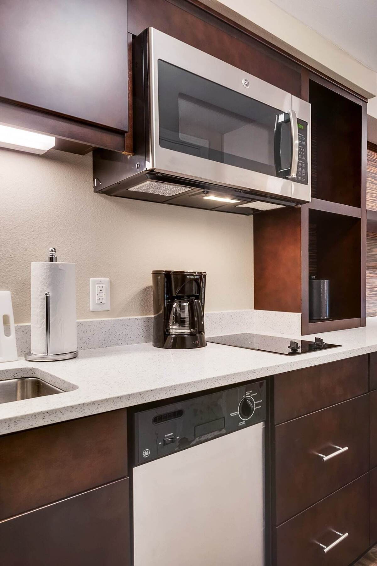 Towneplace Suites By Marriott Fort Mcmurray Exteriör bild