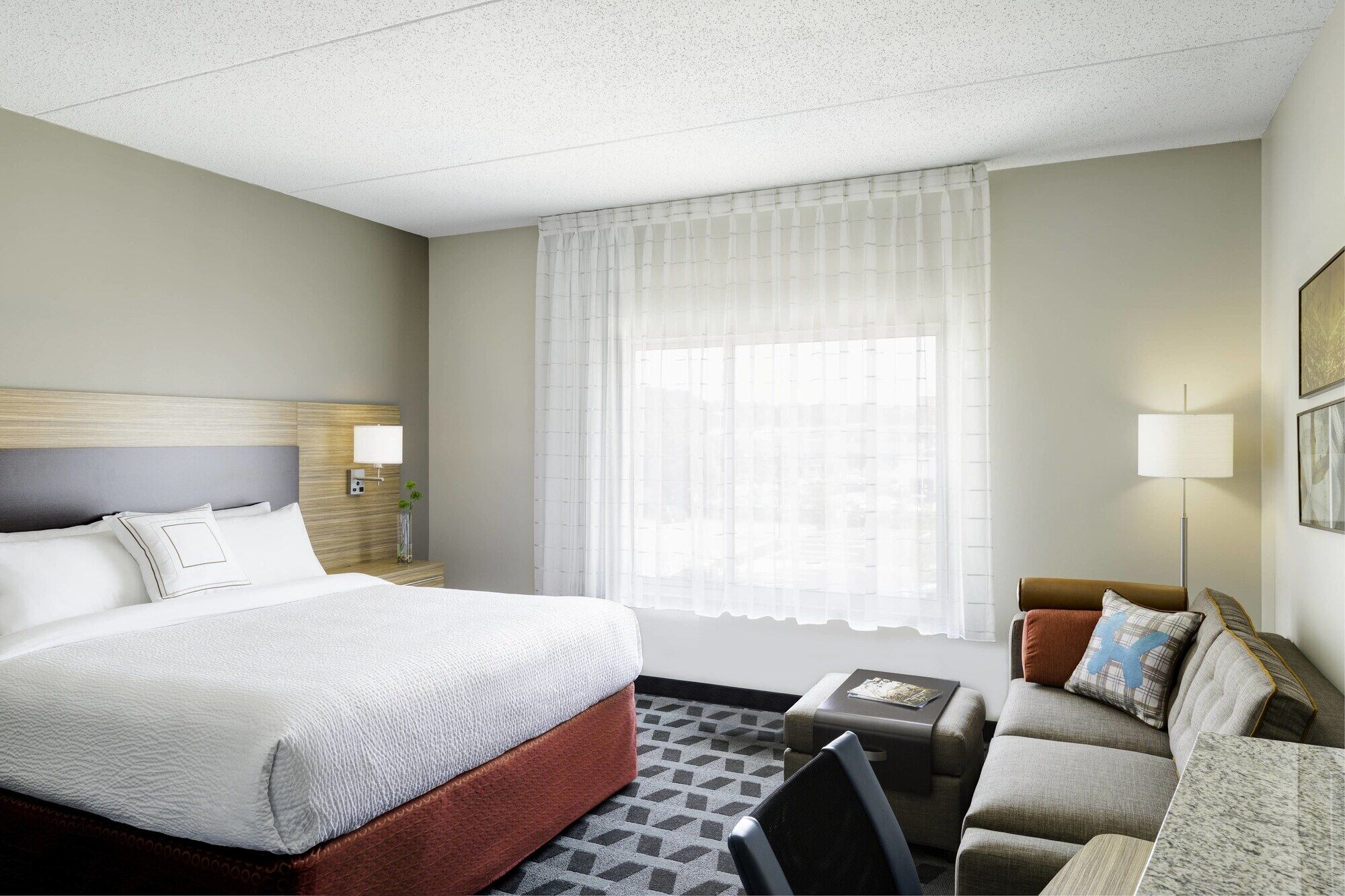 Towneplace Suites By Marriott Fort Mcmurray Exteriör bild